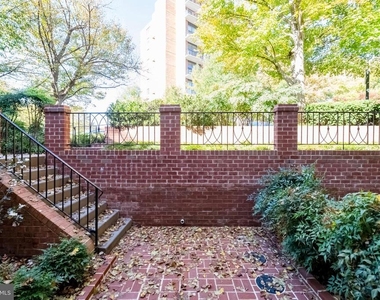 3221 Sutton Place Nw - Photo Thumbnail 2