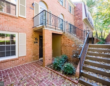 3221 Sutton Place Nw - Photo Thumbnail 3
