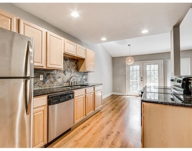 5107 Leralynn St - Photo Thumbnail 3