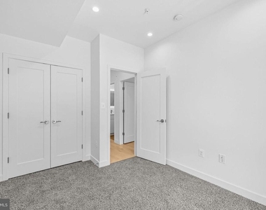 2530 Elvans Road Se - Photo Thumbnail 23