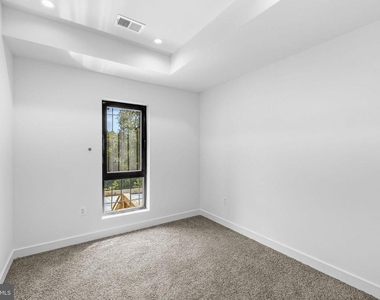 2530 Elvans Road Se - Photo Thumbnail 22