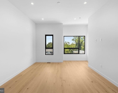 2530 Elvans Road Se - Photo Thumbnail 32