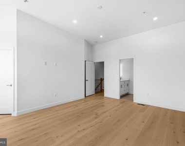 2530 Elvans Road Se - Photo Thumbnail 34