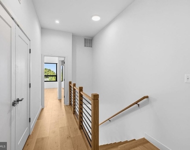 2530 Elvans Road Se - Photo Thumbnail 30