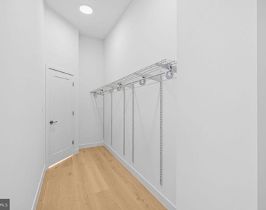 2530 Elvans Road Se - Photo Thumbnail 31