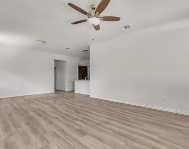 1118 Zora Dr - Photo Thumbnail 7