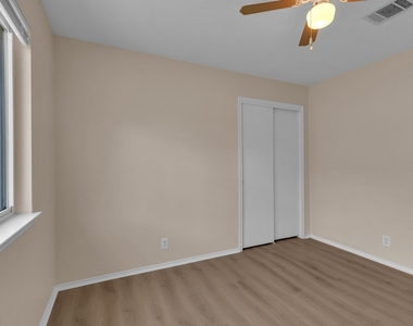 111 David Dr - Photo Thumbnail 16