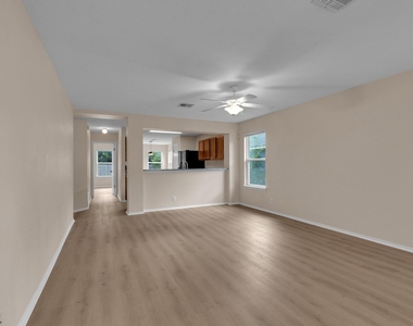 111 David Dr - Photo Thumbnail 3