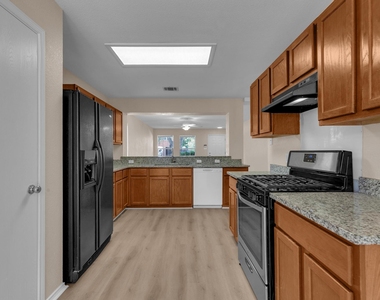111 David Dr - Photo Thumbnail 9