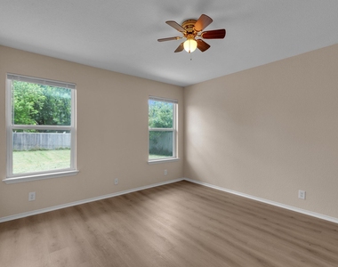 111 David Dr - Photo Thumbnail 21