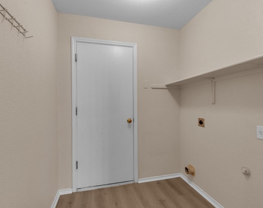 111 David Dr - Photo Thumbnail 17