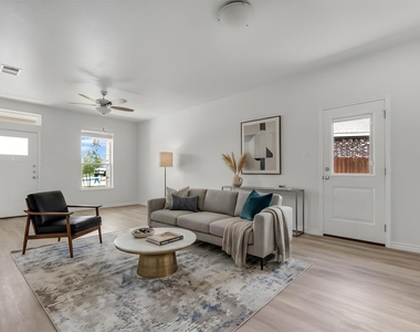 1118 Zora Dr - Photo Thumbnail 2