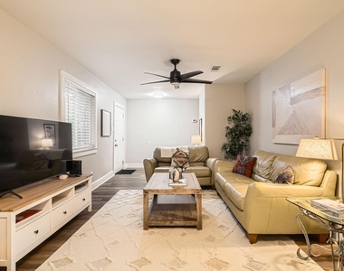 6108 Calmar Cv - Photo Thumbnail 8