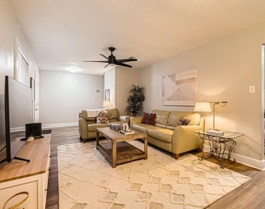 6108 Calmar Cv - Photo Thumbnail 7