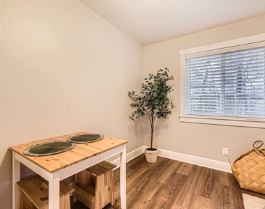 6108 Calmar Cv - Photo Thumbnail 10