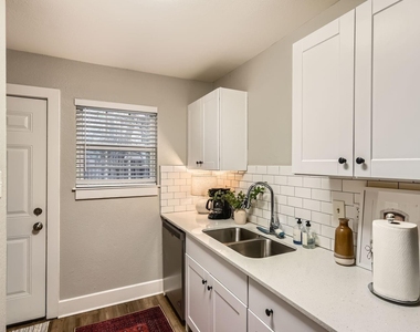 6108 Calmar Cv - Photo Thumbnail 13