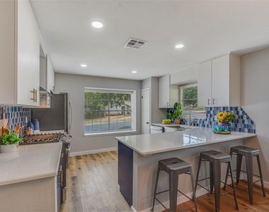 12900 Campos Dr - Photo Thumbnail 5