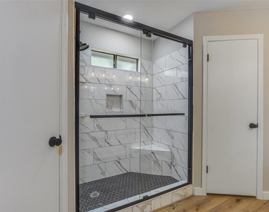 12900 Campos Dr - Photo Thumbnail 10