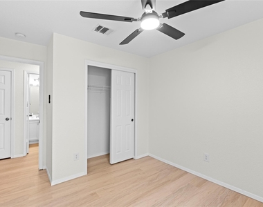 406 Covent Dr - Photo Thumbnail 15