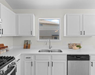 406 Covent Dr - Photo Thumbnail 6