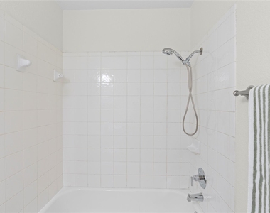 406 Covent Dr - Photo Thumbnail 17