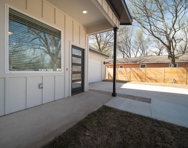 120 Kimble Ln - Photo Thumbnail 2