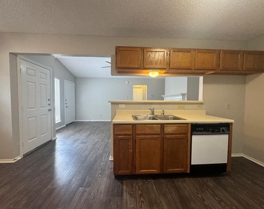 522 Cutty Trl - Photo Thumbnail 9