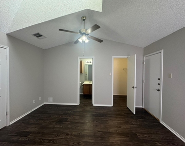 522 Cutty Trl - Photo Thumbnail 14