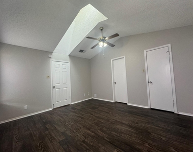 522 Cutty Trl - Photo Thumbnail 11