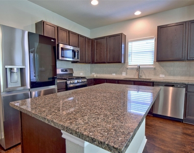 317 Clearlake Dr - Photo Thumbnail 9
