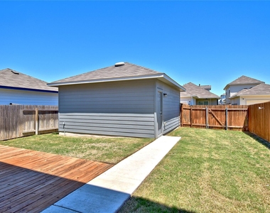 317 Clearlake Dr - Photo Thumbnail 22