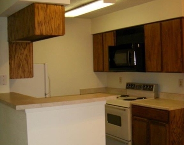 114 E 31st St - Photo Thumbnail 3
