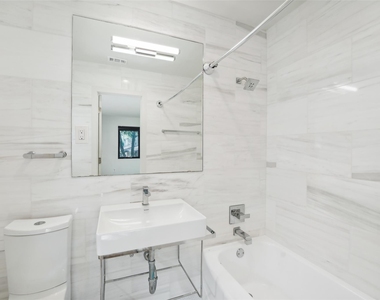 3927 Balcones Dr - Photo Thumbnail 25