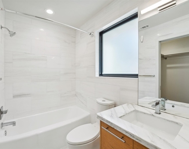 3927 Balcones Dr - Photo Thumbnail 27