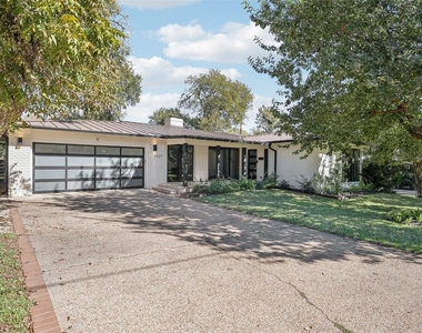 3927 Balcones Dr - Photo Thumbnail 30