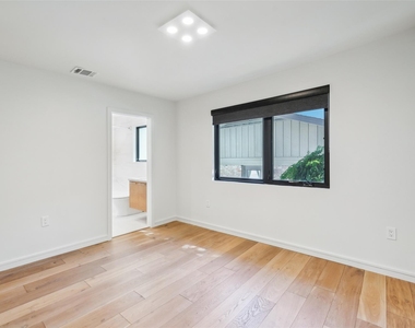 3927 Balcones Dr - Photo Thumbnail 28