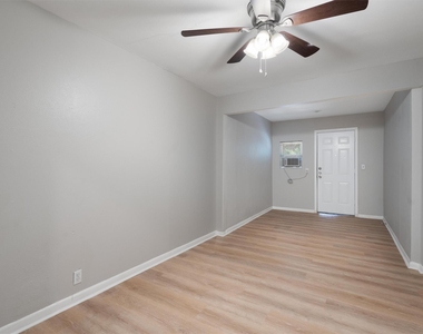 1012 Barbara Dr - Photo Thumbnail 8