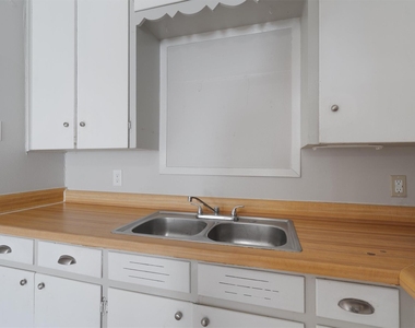 1012 Barbara Dr - Photo Thumbnail 5