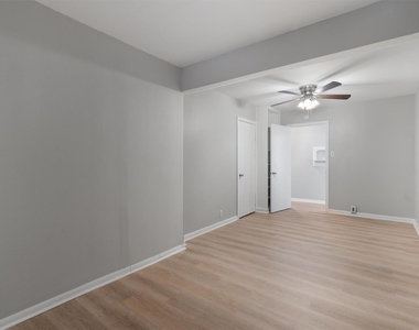 1012 Barbara Dr - Photo Thumbnail 9