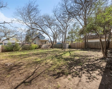 2705 Sherwood Ln - Photo Thumbnail 14