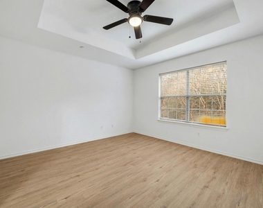 1310 W Parmer Ln - Photo Thumbnail 26