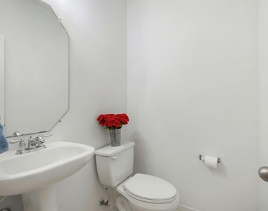1310 W Parmer Ln - Photo Thumbnail 22
