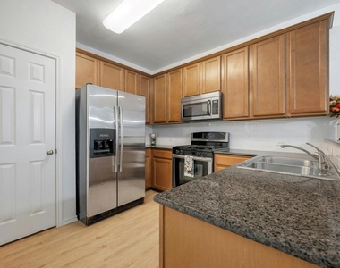 1310 W Parmer Ln - Photo Thumbnail 8