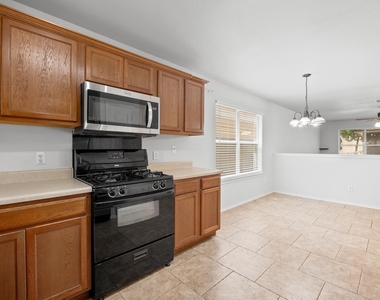 105 Fire Island Dr - Photo Thumbnail 9