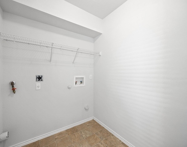 105 Fire Island Dr - Photo Thumbnail 20