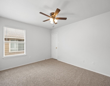 105 Fire Island Dr - Photo Thumbnail 17