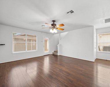 105 Fire Island Dr - Photo Thumbnail 11