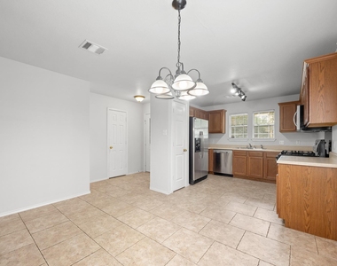 105 Fire Island Dr - Photo Thumbnail 6