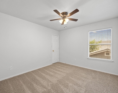 105 Fire Island Dr - Photo Thumbnail 19