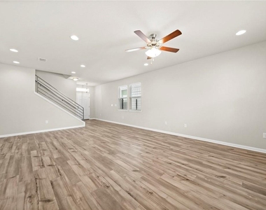 10025 Dawn Pearl Dr - Photo Thumbnail 7